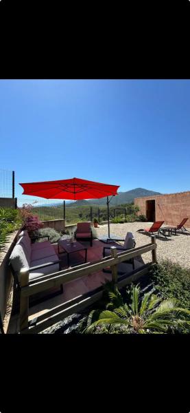 Très jolie mini villa douillette avec vue sur montagne